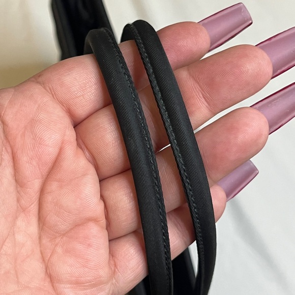 PRADA Nylon Tote - 🔥EXCELLENT CONDITION! - Picture 4 of 6